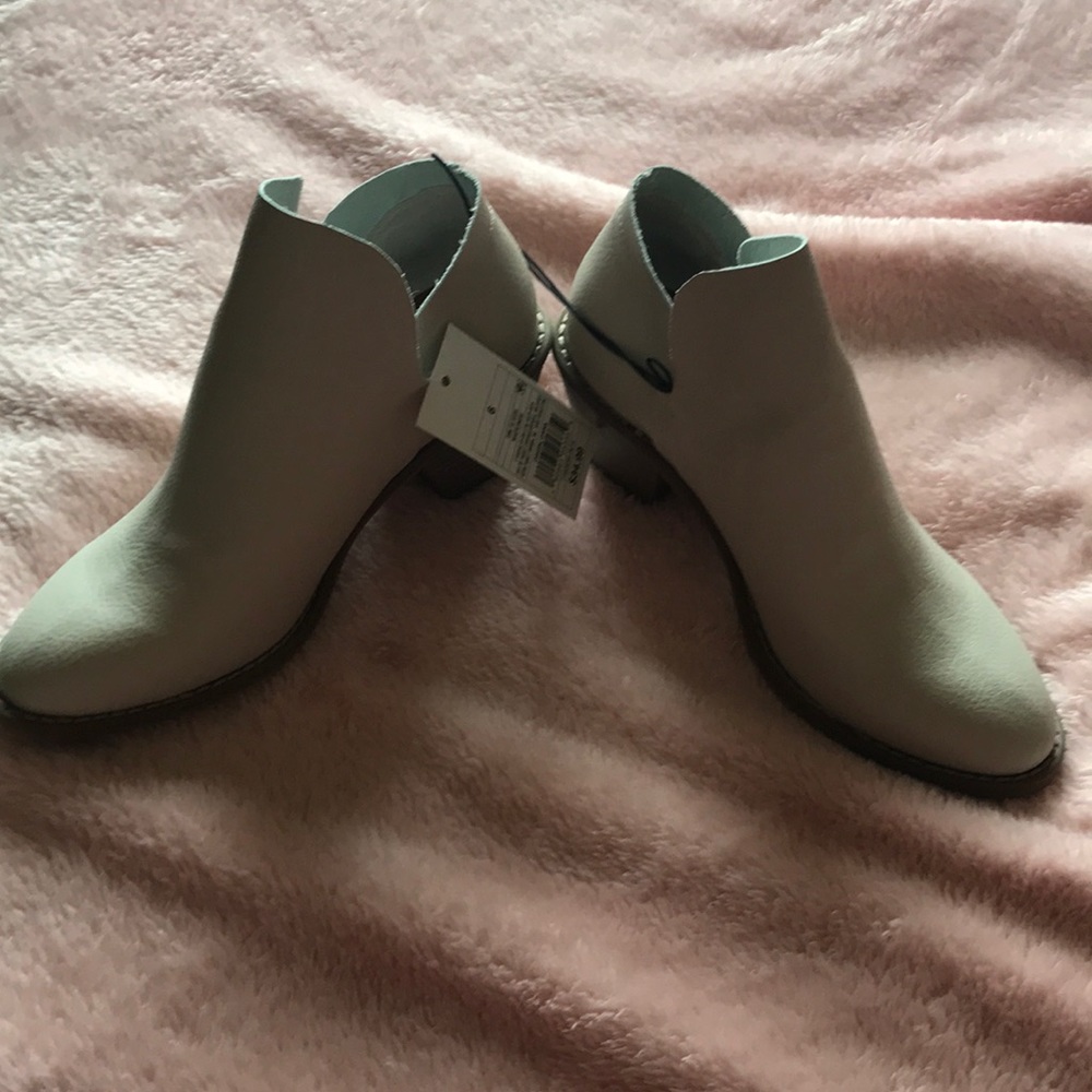 Universal Thread Booties